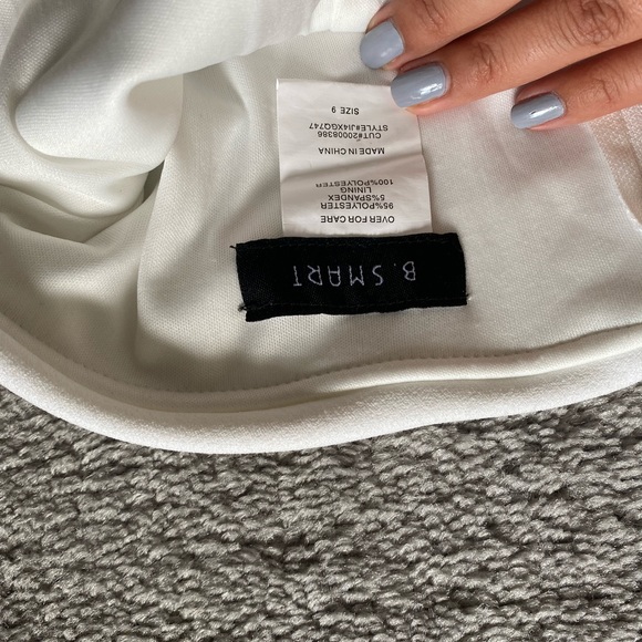 White dress - Picture 3 of 3